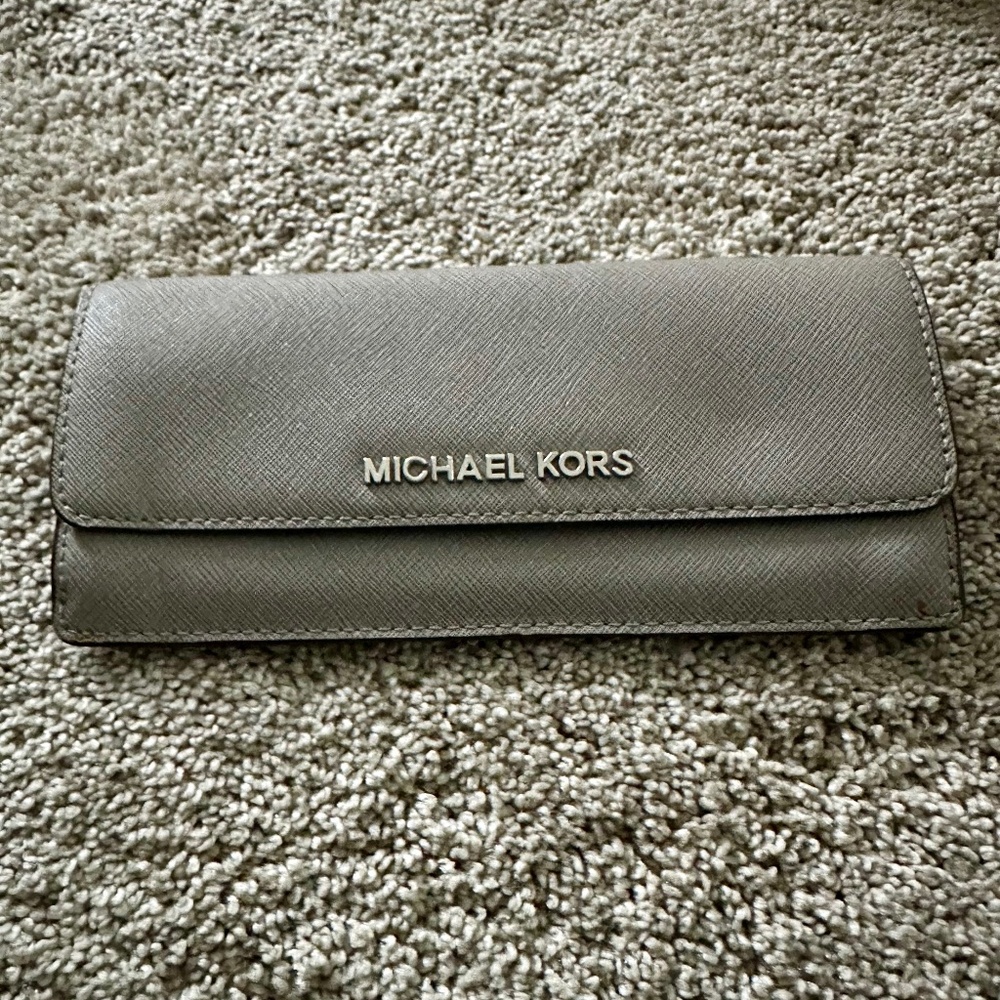 Michael Kors Bi-fold Wallet